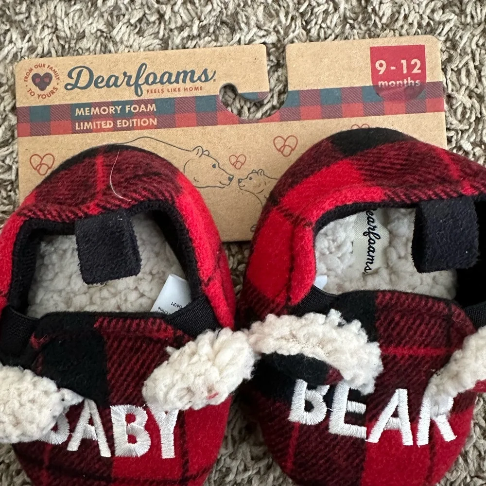 DEARFOAMS LIMITED EDITION BABY BEAR SLIPPERS:RED/BLACK: NWT: 9-12 MTH